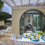 Mylos 8 Villa *