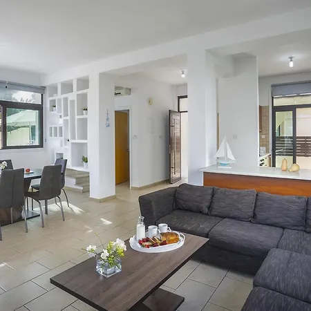 Mylos 8 Villa Protaras